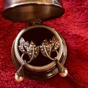 Rare Ladies Vintage Marcasite gem earring set, 1 1/4" drop.